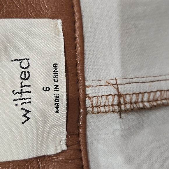 Aritzia Melina Cropped Pants - Picture 2 of 4